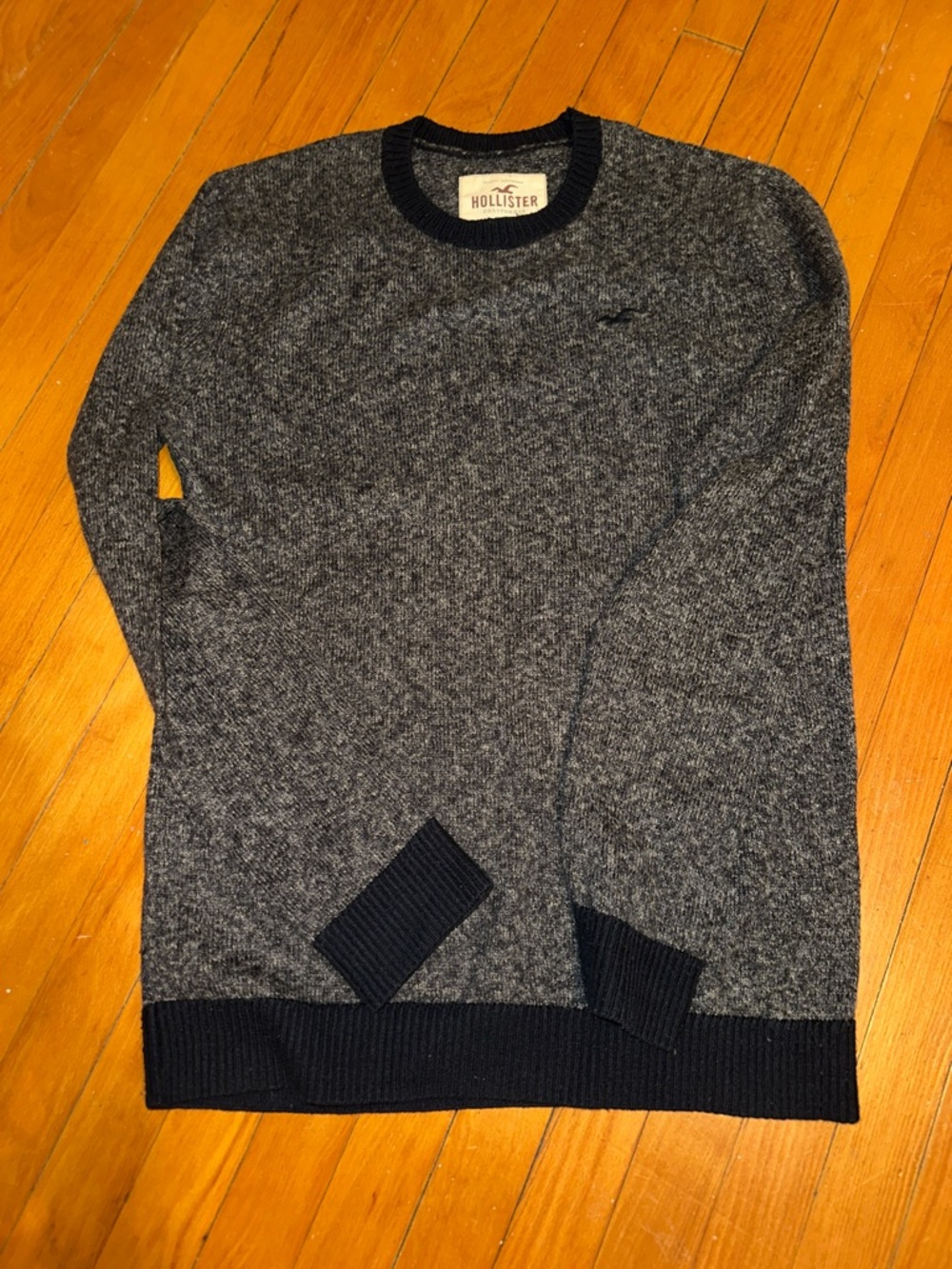 Hollister Men's Heather NavyCrewneck Sweater with Navy Trim